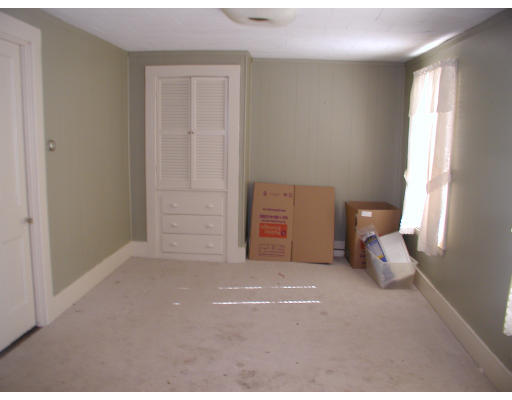 10 Dell Street Malden, MA 02148 - Photo 5 of 9