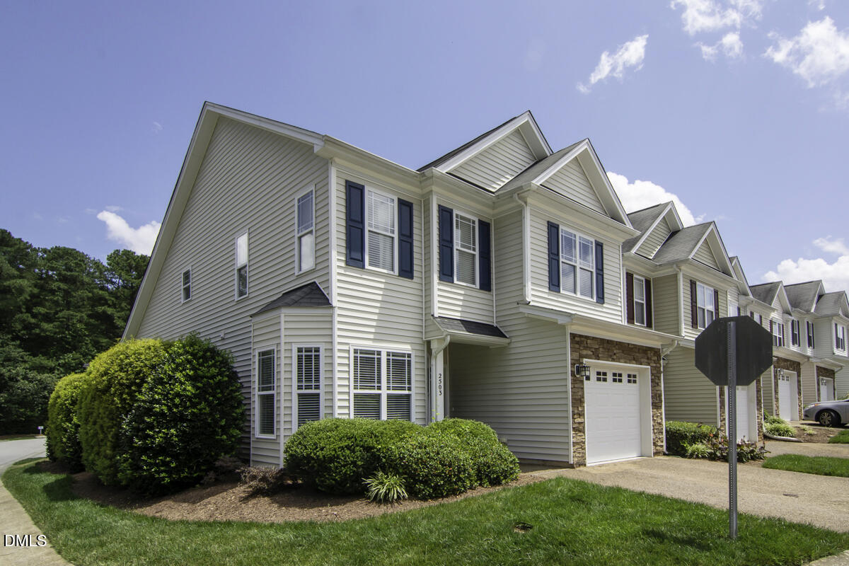 2503 Asher View Court Raleigh, NC 27606 - Photo 2 of 19 2503 Asher View Ct_www.scalaphotography.