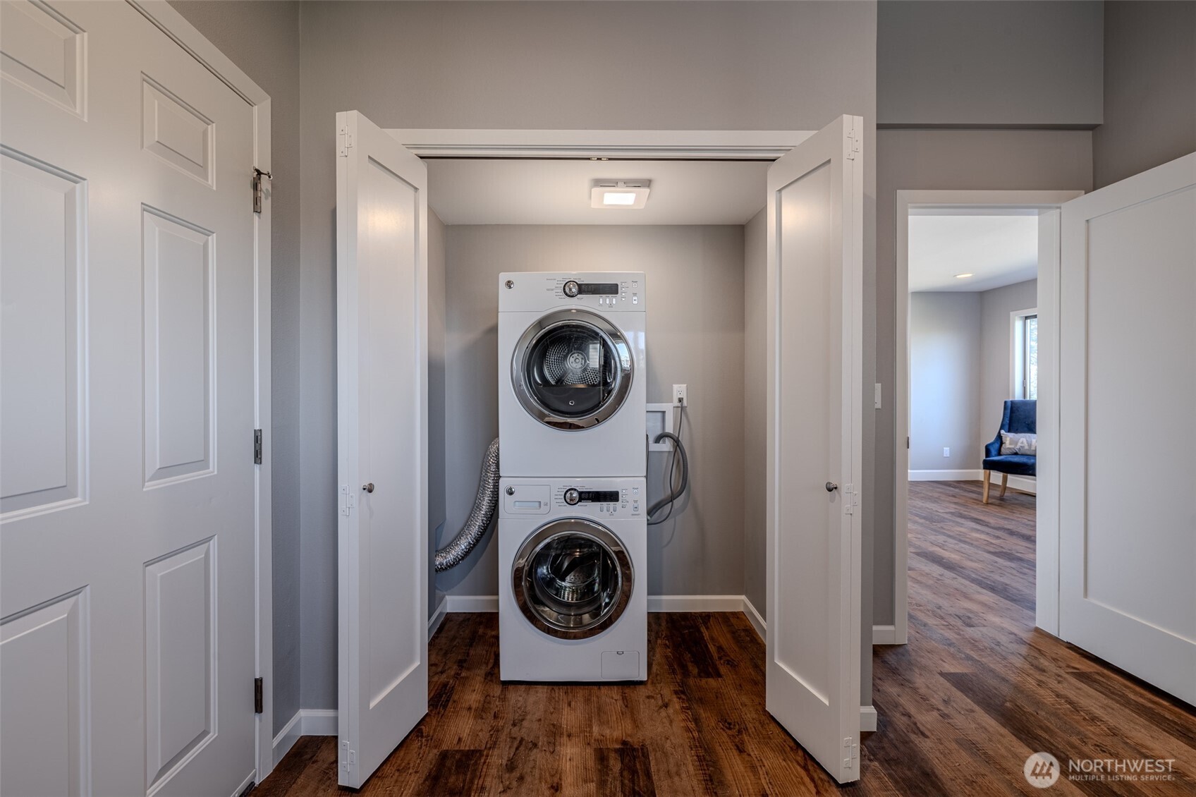 4124 Lakeview Place Chelan, WA 98816 - Photo 14 of 40 a view of washer and dryer in a utility room