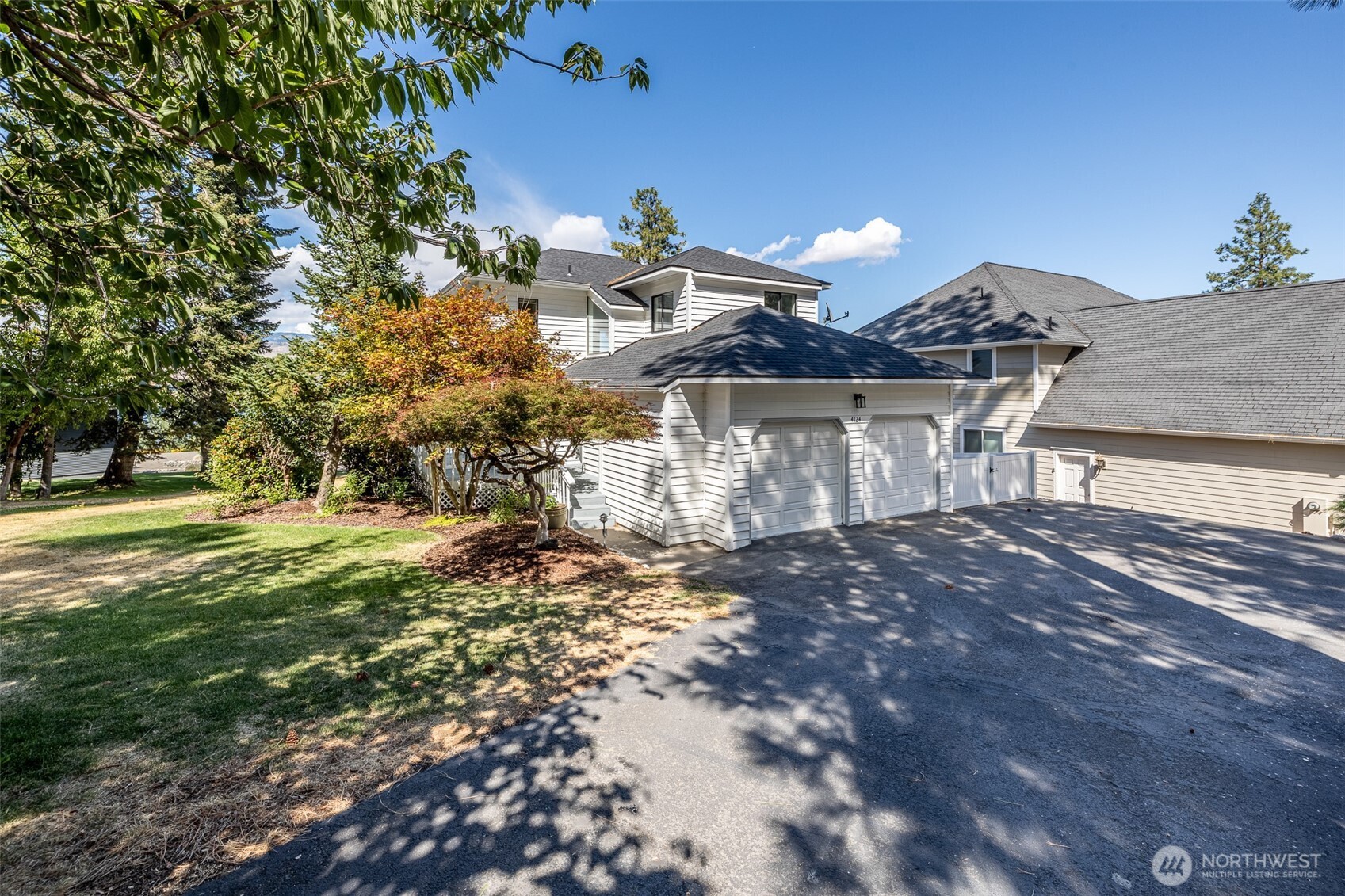 4124 Lakeview Place Chelan, WA 98816 - Photo 40 of 40 a view of a house with a yard