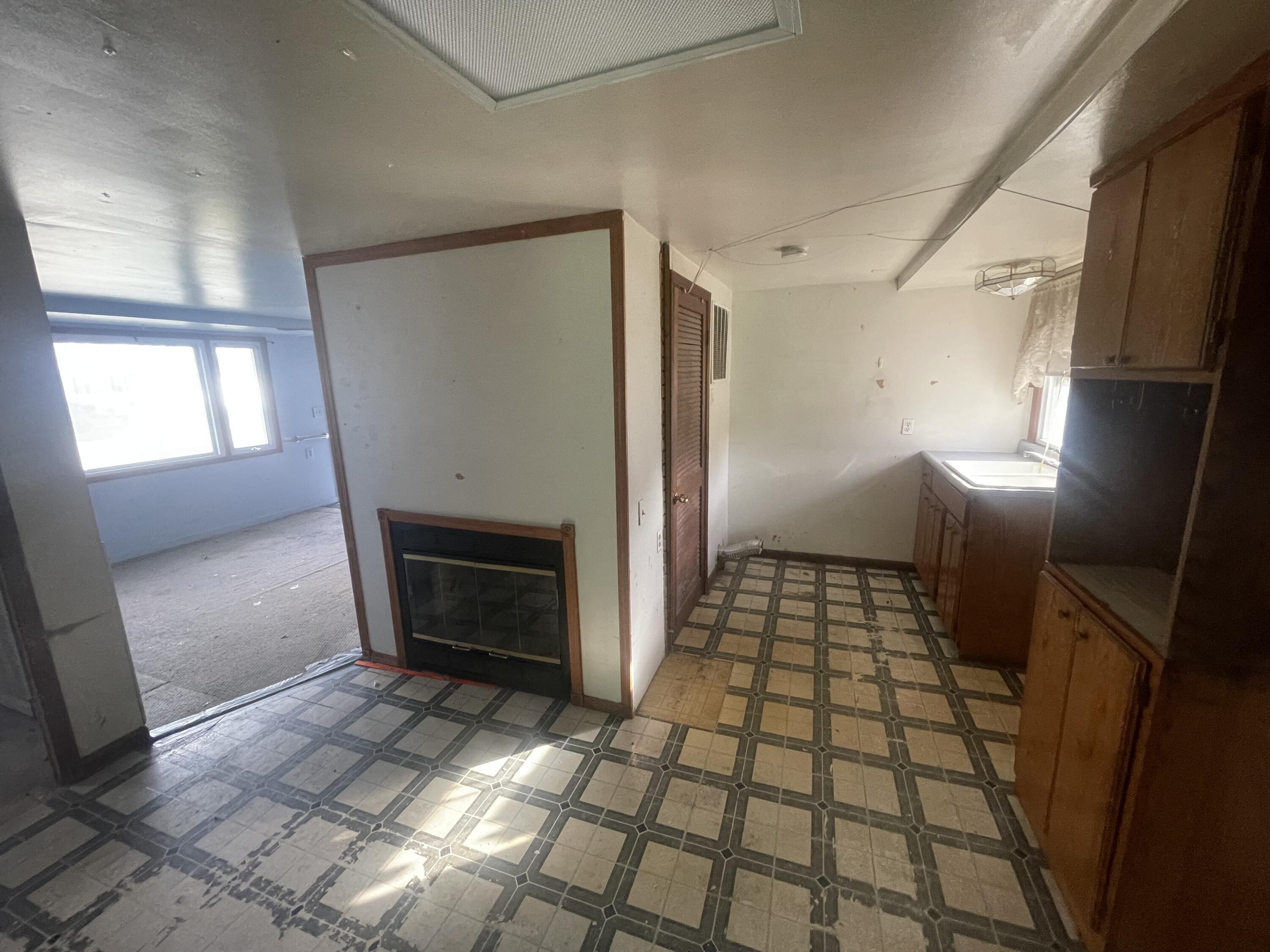12812 Whitcomb Street Crown Point, IN 46307 - Photo 4 of 12 3000x2250
