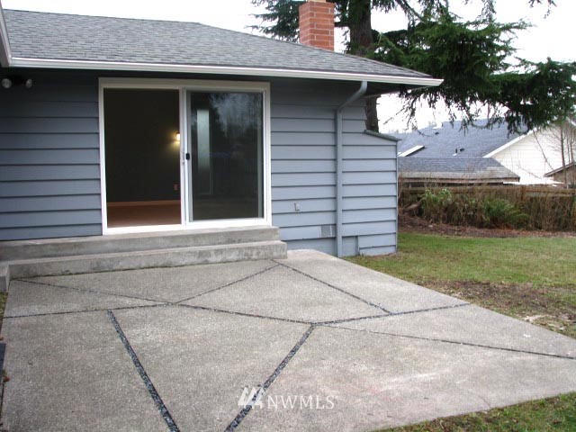 10751 Renton Avenue South Seattle, WA 98178 - Photo 13 of 15 Gallery Image 13