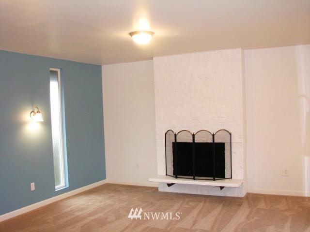 10751 Renton Avenue South Seattle, WA 98178 - Photo 8 of 15 Gallery Image 8
