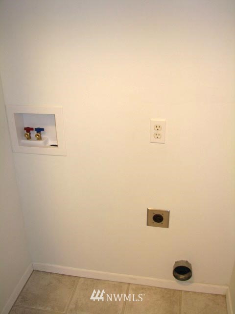 10751 Renton Avenue South Seattle, WA 98178 - Photo 10 of 15 Gallery Image 10