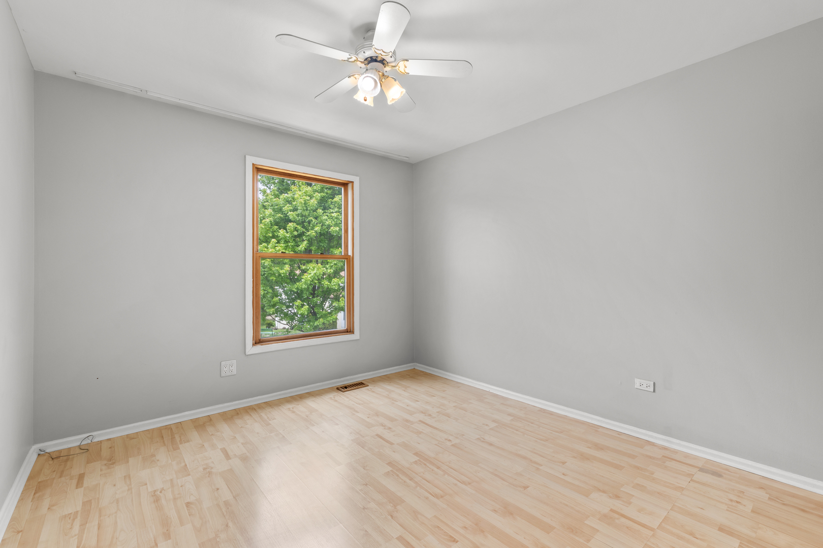 146 Inverrary Lane, Unit 146 Deerfield, IL 60015 - Photo 14 of 19 a view of empty room with window