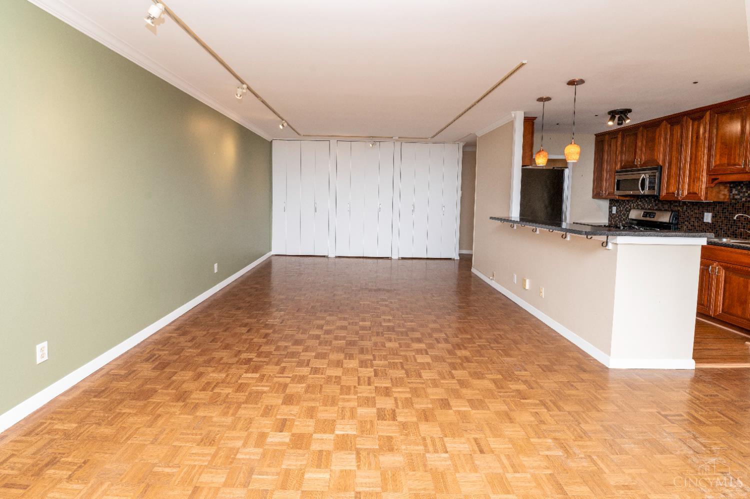 2324 Madison Road, Unit 1404 Cincinnati, OH 45208 - Photo 8 of 35