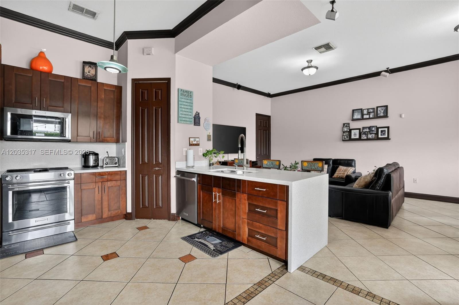 8216 Southwest 166th Place Miami, FL 33193 - Photo 15 of 58