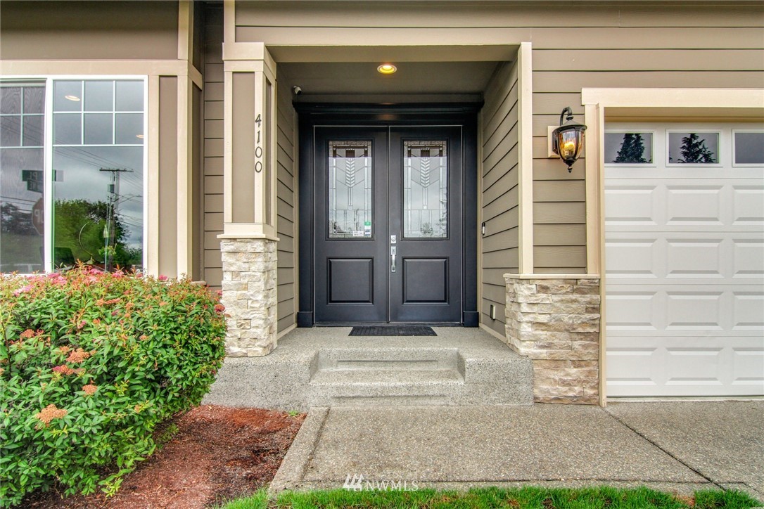 4100 Northeast 2nd Place Renton, WA 98059 - Photo 2 of 25