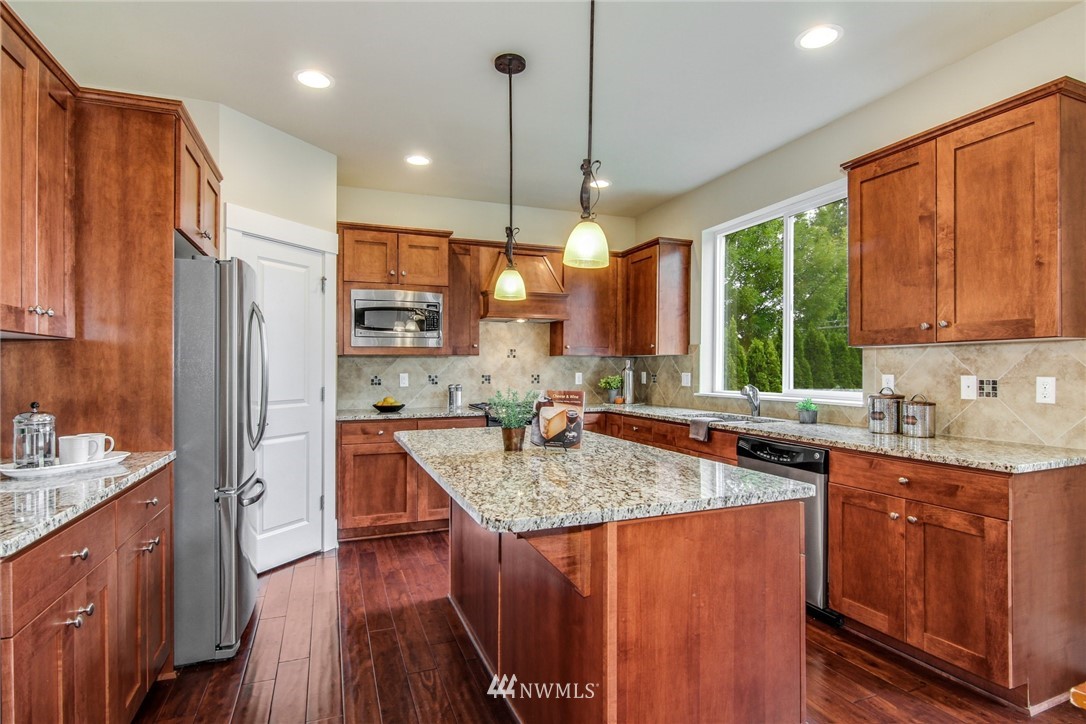 4100 Northeast 2nd Place Renton, WA 98059 - Photo 10 of 25