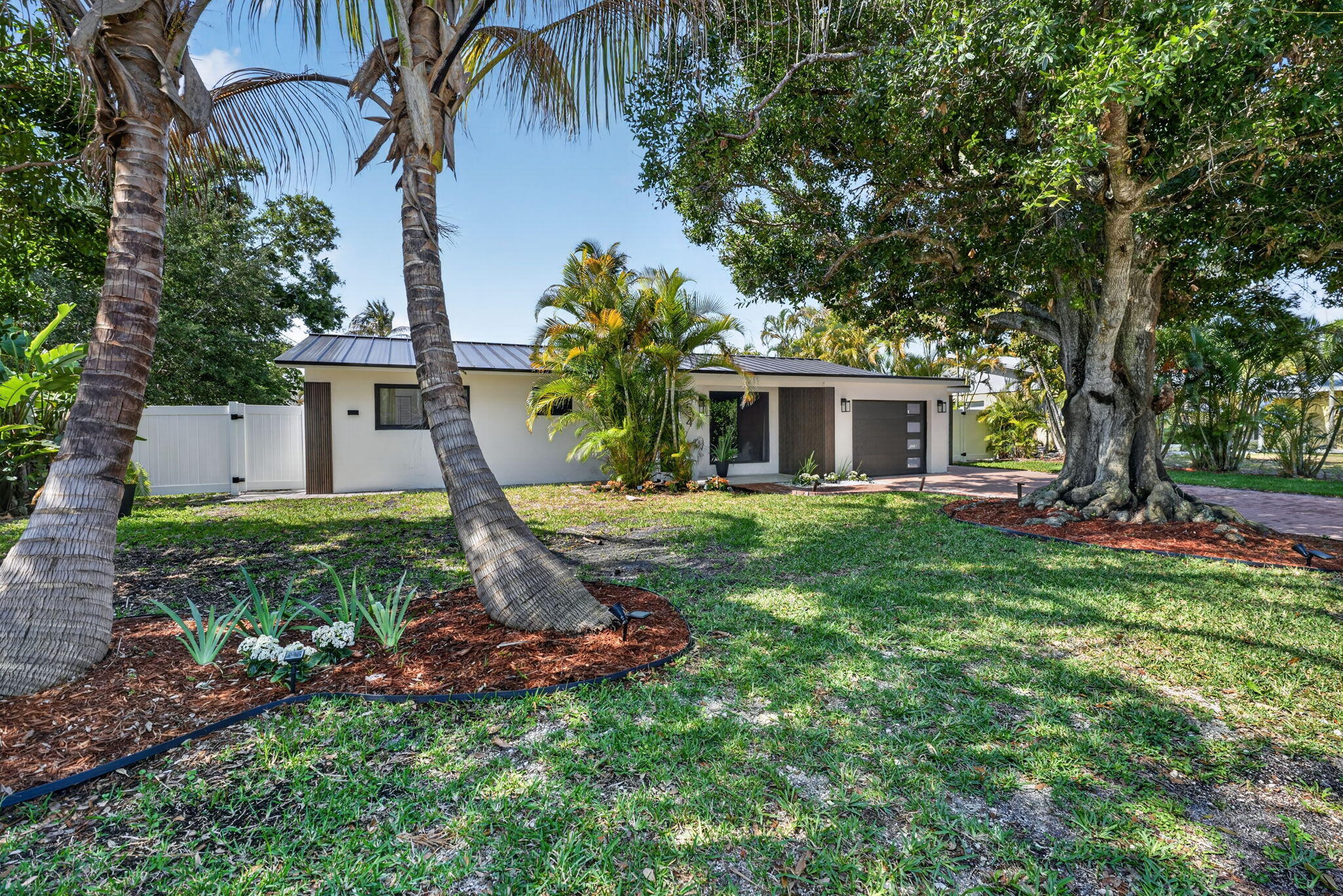 454 Dover Road Jupiter, FL 33469 - Photo 2 of 59 1-web-or-mls-_MLP8149