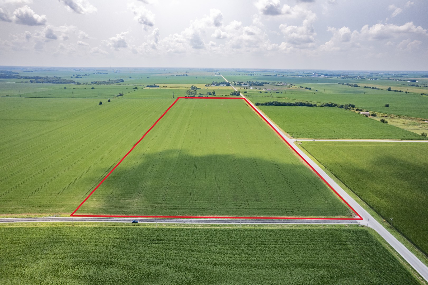11950 North 2000E Road Manteno, IL 60950 - Photo 3 of 5 a view of swimming pool with a yard