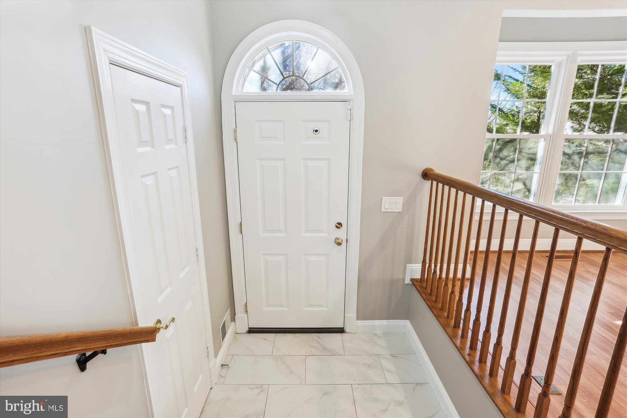 11225 Watermill Lane Silver Spring, MD 20902 - Photo 3 of 32 Front Entryway