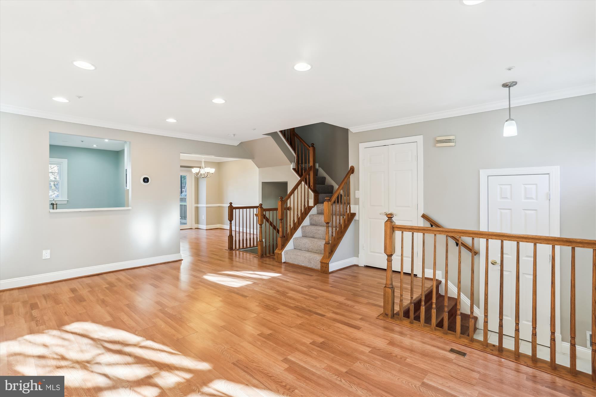 11225 Watermill Lane Silver Spring, MD 20902 - Photo 6 of 32 Main Level View