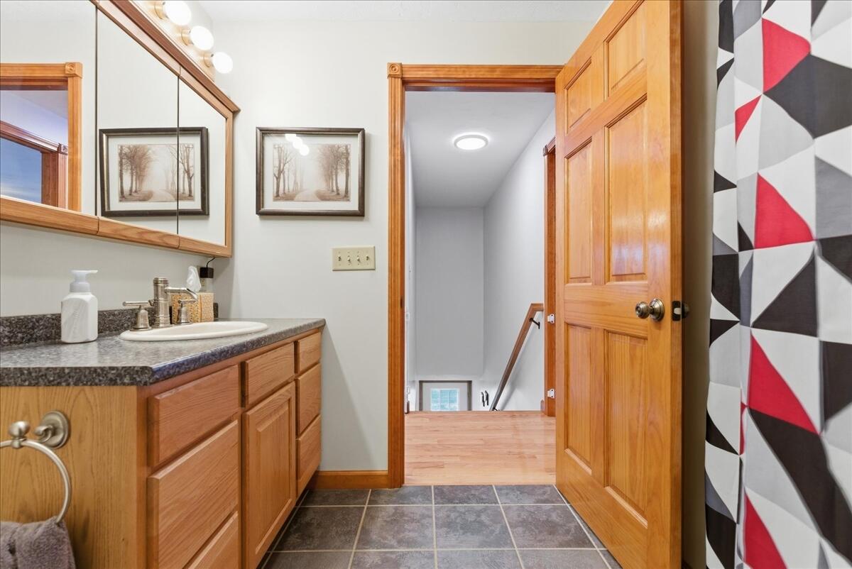 246 Carrs Corner Road Palermo, ME 04354 - Photo 38 of 83 Second Floor Bath