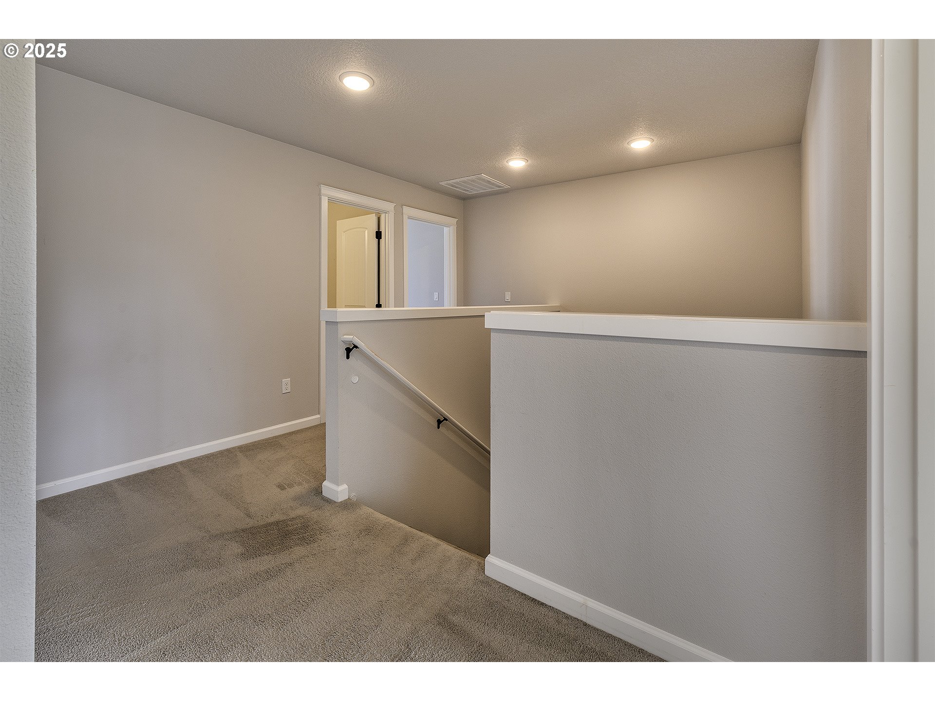 1015 South Nectarine Street Cornelius, OR 97113 - Photo 18 of 36 a view of an empty room