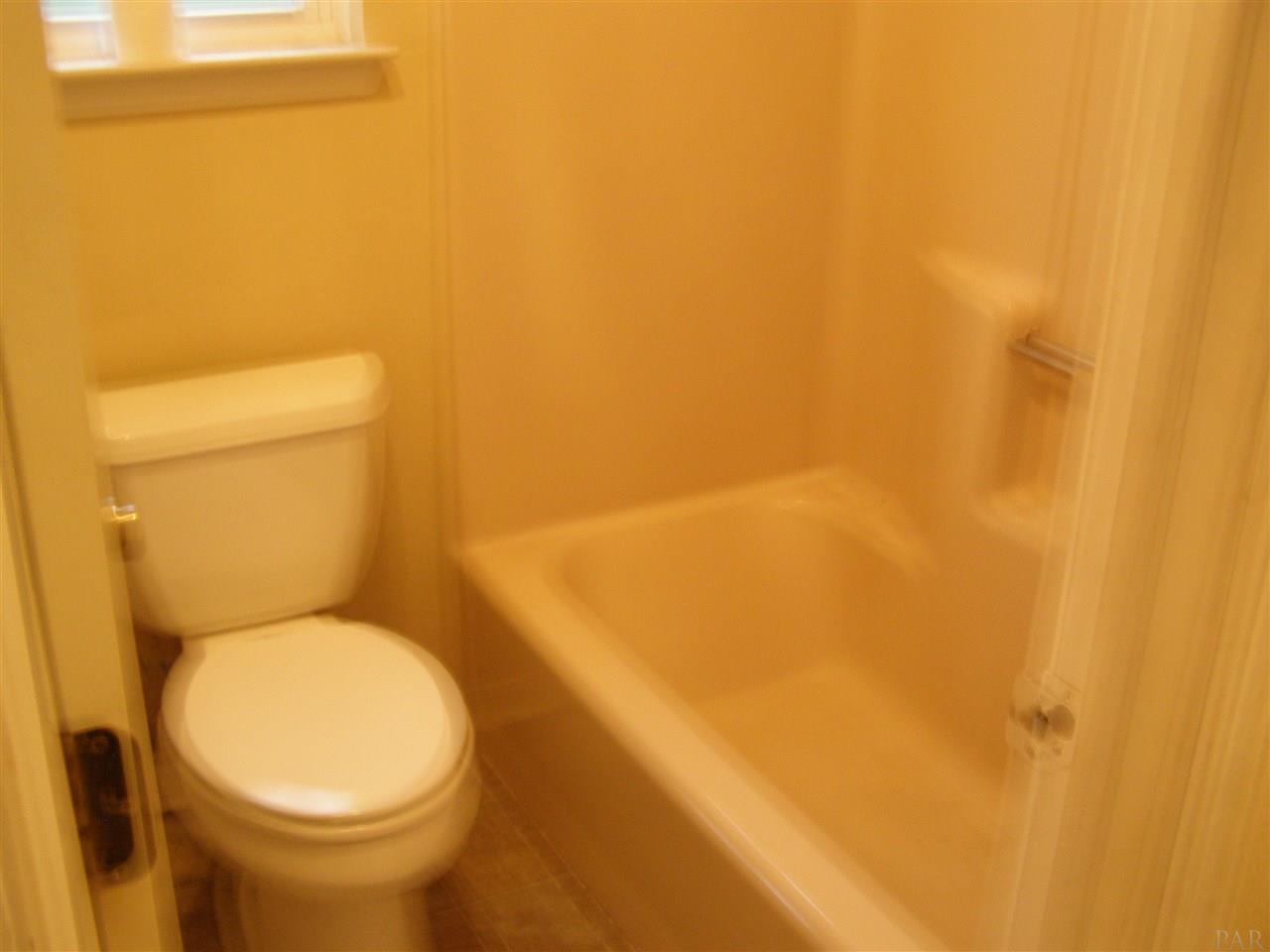 7064 East Gate Road Milton, FL 32570 - Photo 10 of 23 Gallery Image 10