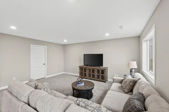 $550,000 | 3658 237th Avenue Northwest, St. Francis, MN 55070