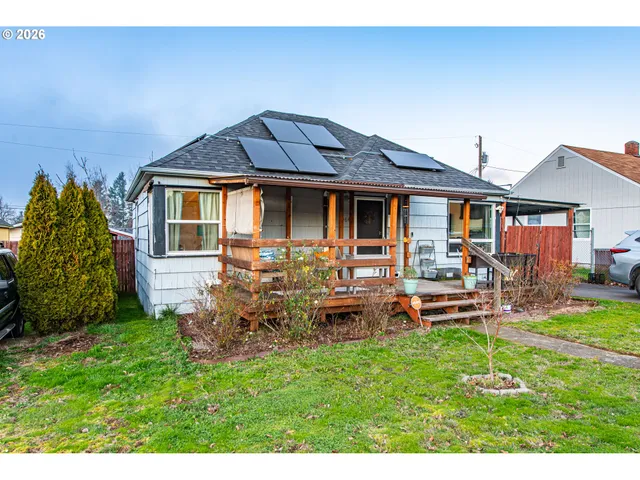 $330,000 | 1064 Taylor Avenue, Cottage Grove, OR 97424