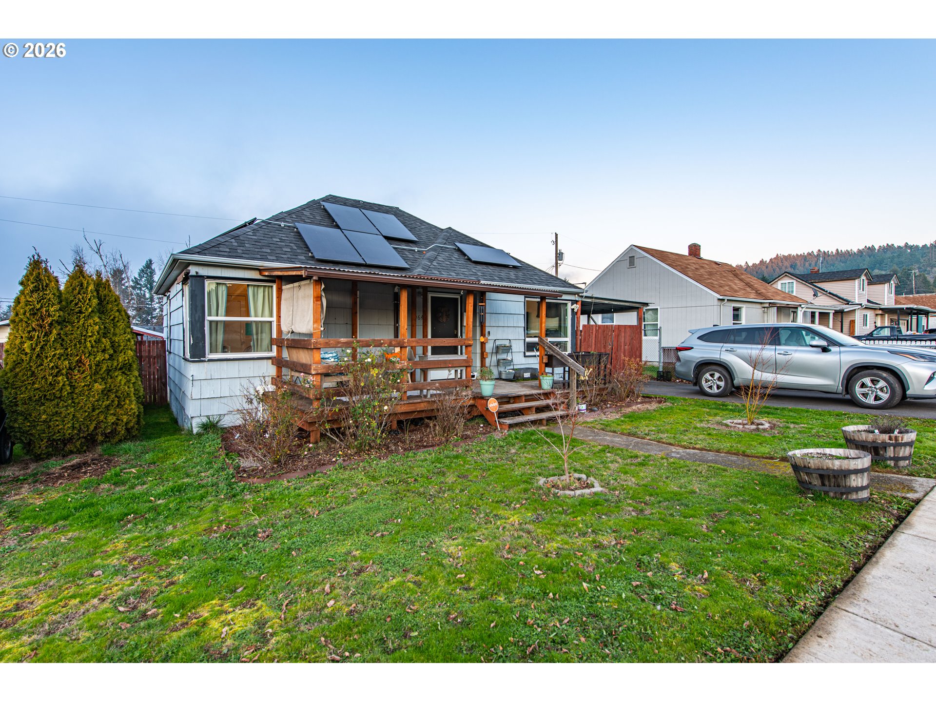 1064 Taylor Avenue Cottage Grove, OR 97424 - Photo 3 of 31