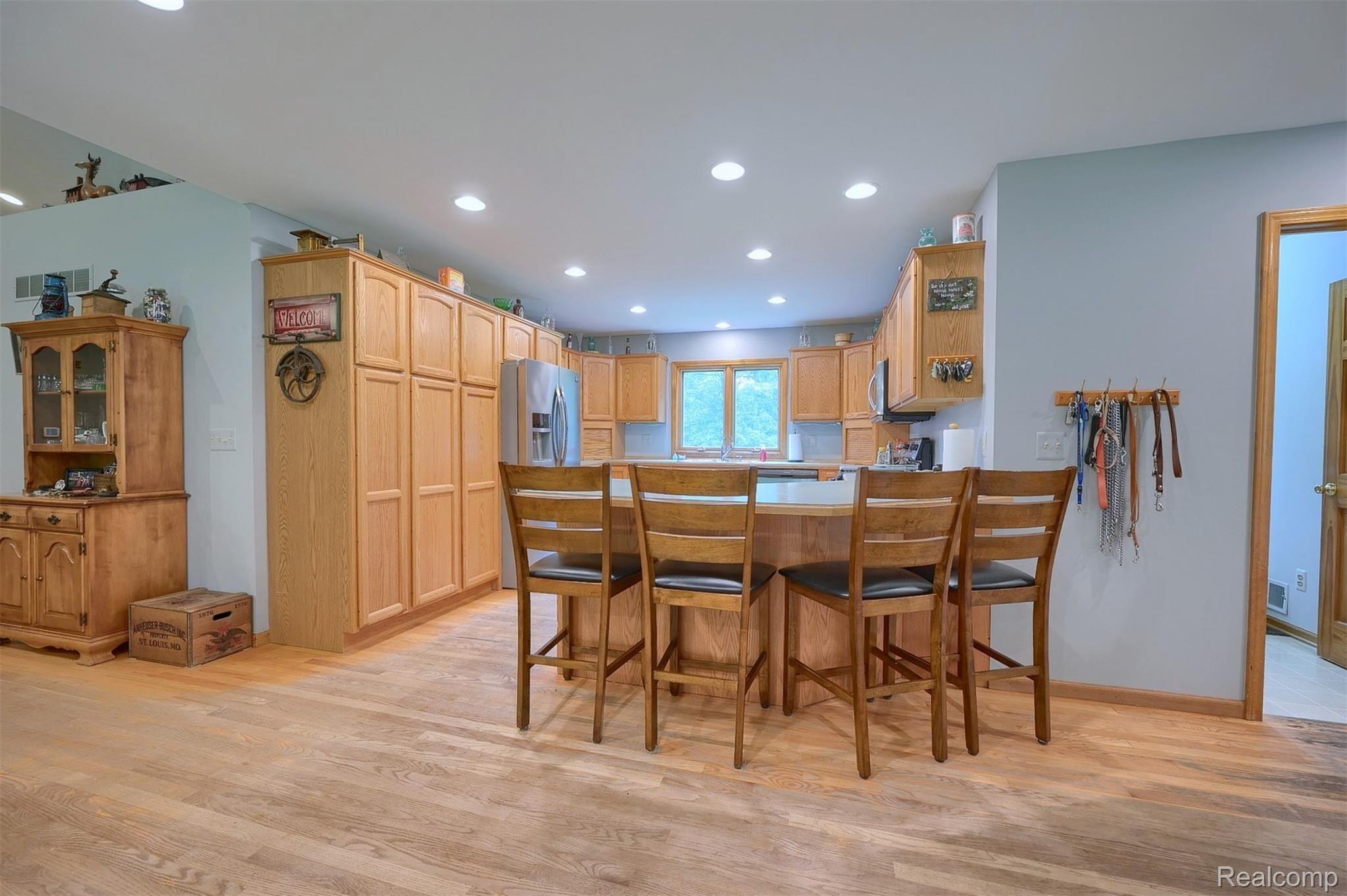 4781 Havens Road Leonard, MI 48367 - Photo 15 of 45 15-Kitchen.jpg