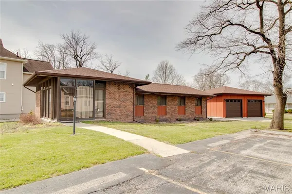$228,000 | 238 North High Street, Carlinville, IL 62626