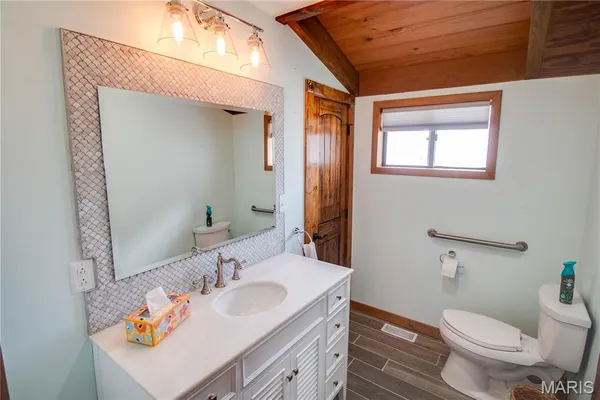 $228,000 | 238 North High Street, Carlinville, IL 62626