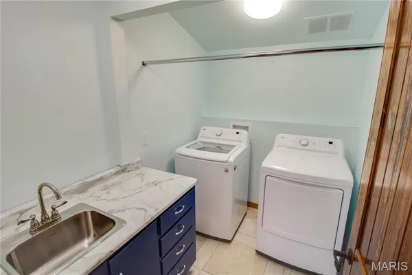 $228,000 | 238 North High Street, Carlinville, IL 62626