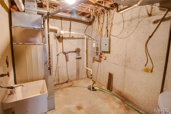 $228,000 | 238 North High Street, Carlinville, IL 62626