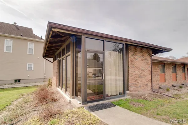 $228,000 | 238 North High Street, Carlinville, IL 62626