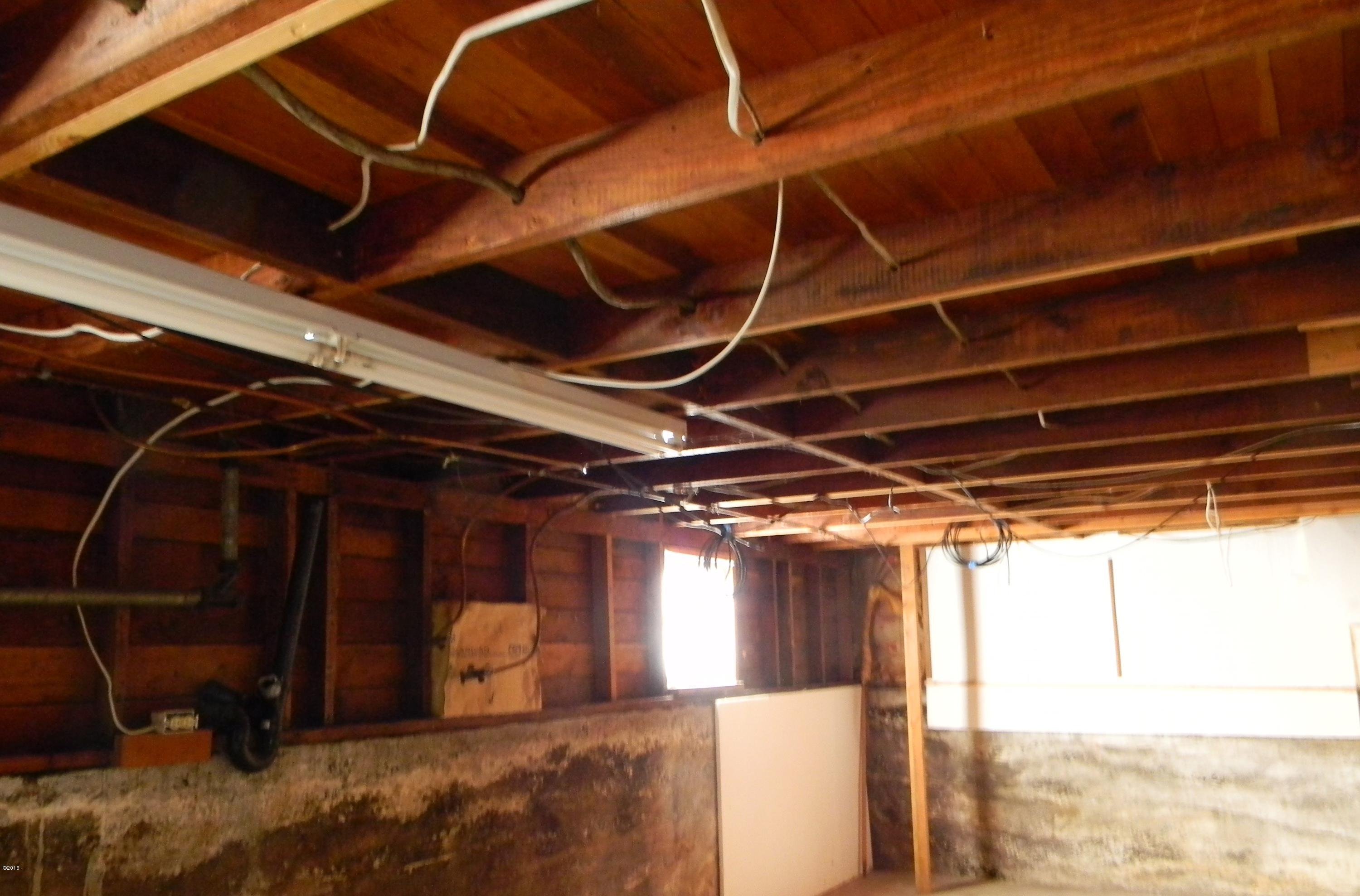 7190 Alderbrook Road Tillamook, OR 97141 - Photo 10 of 11 Basement