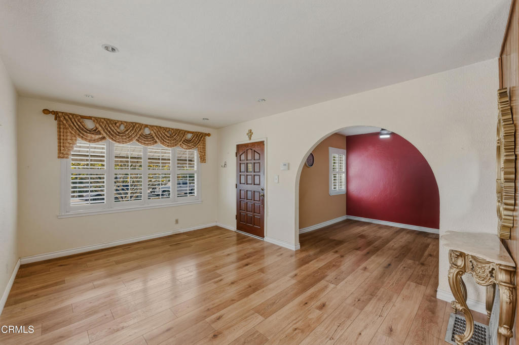 164 Harding Avenue Oxnard, CA 93030 - Photo 9 of 28