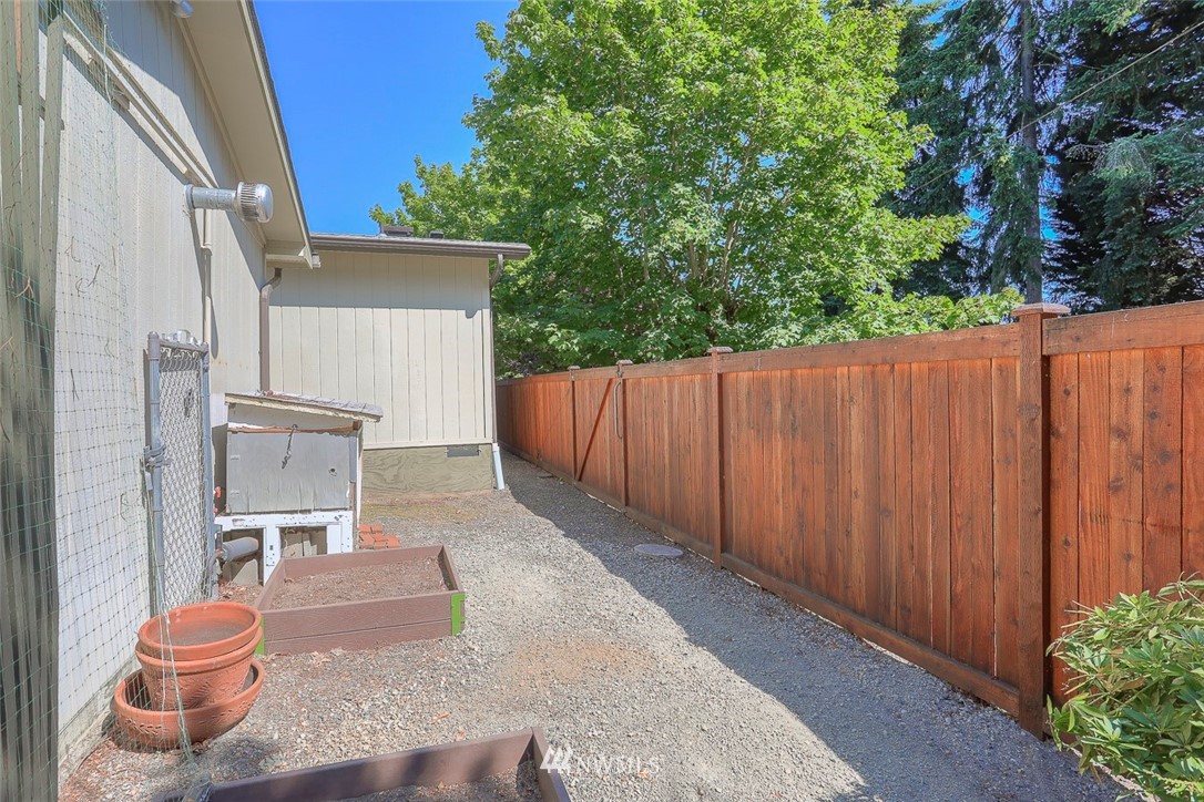1118 Park Circle Bothell, WA 98021 - Photo 23 of 25