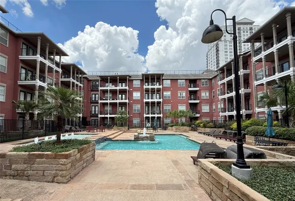 $2,000 | 2400 McCue Road, Unit 325, Houston, TX 77056