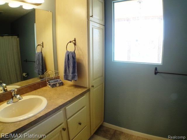 10789 Hibner Road Hartland, MI 48353 - Photo 30 of 44 073.jpg