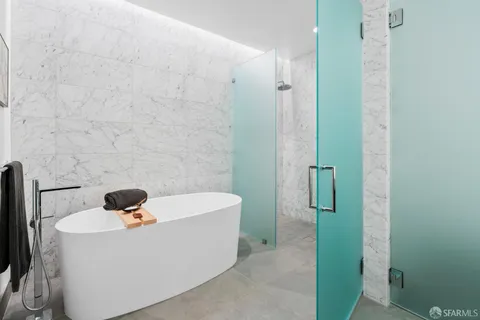 $1,890,000 | 1 Bristol Court, Unit 206, San Francisco, CA 94130