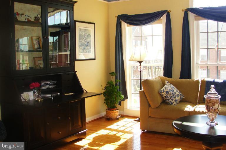 5144 Key View Way, Unit 5144 Perry Hall, MD 21128 - Photo 24 of 30 Living Room