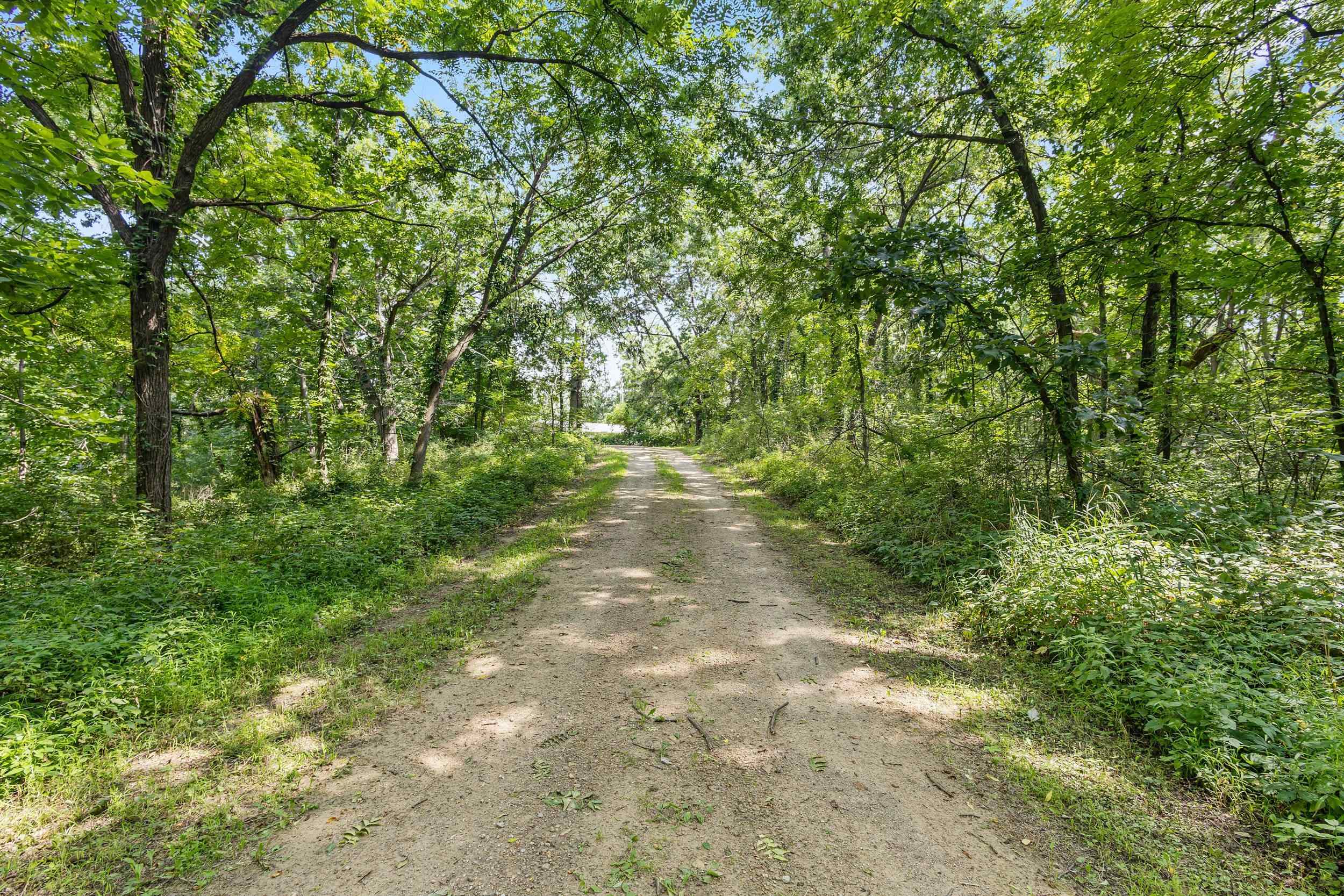 4836 North Fox Road Janesville, WI 53548 - Photo 5 of 85 Gallery Image 5