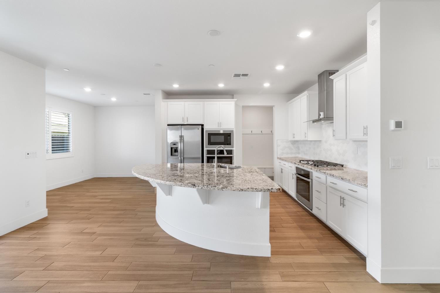 4263 Orpheus Circle Rancho Cordova, CA 95742 - Photo 9 of 51 a view of kitchen with sink and microwave
