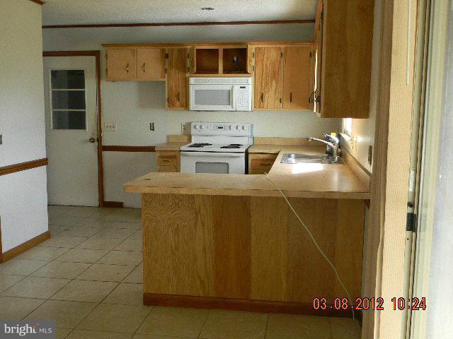 121 Utah Road Stevensville, MD 21666 - Photo 2 of 13 Kitchen