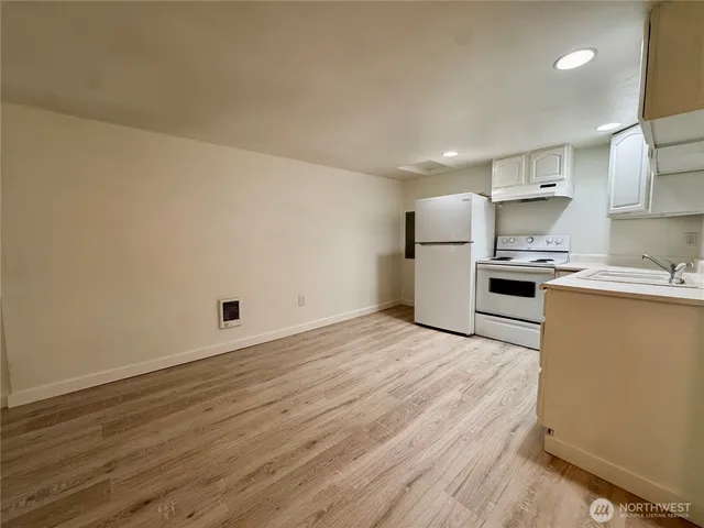 $1,495 | 1409 West Railroad Avenue, Unit B, Shelton, WA 98584