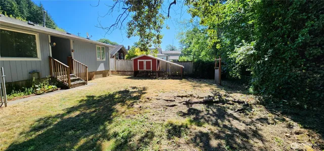 $1,495 | 1409 West Railroad Avenue, Unit B, Shelton, WA 98584