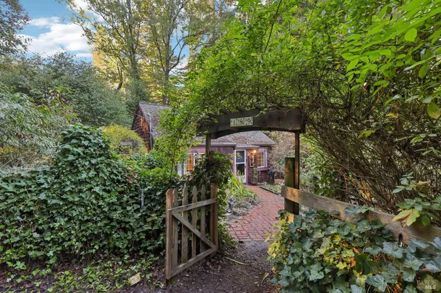 $799,999 | 189 Wagnon Road, Sebastopol, CA 95472