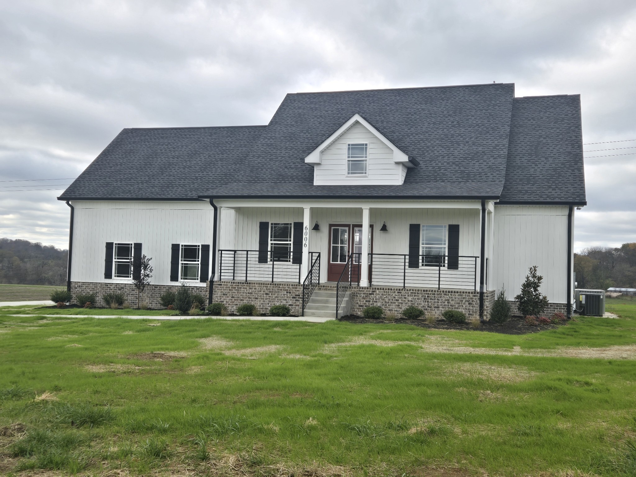 6006 Valley Road Springfield, TN 37172 - Photo 2 of 33 a front view of house with yard and green space