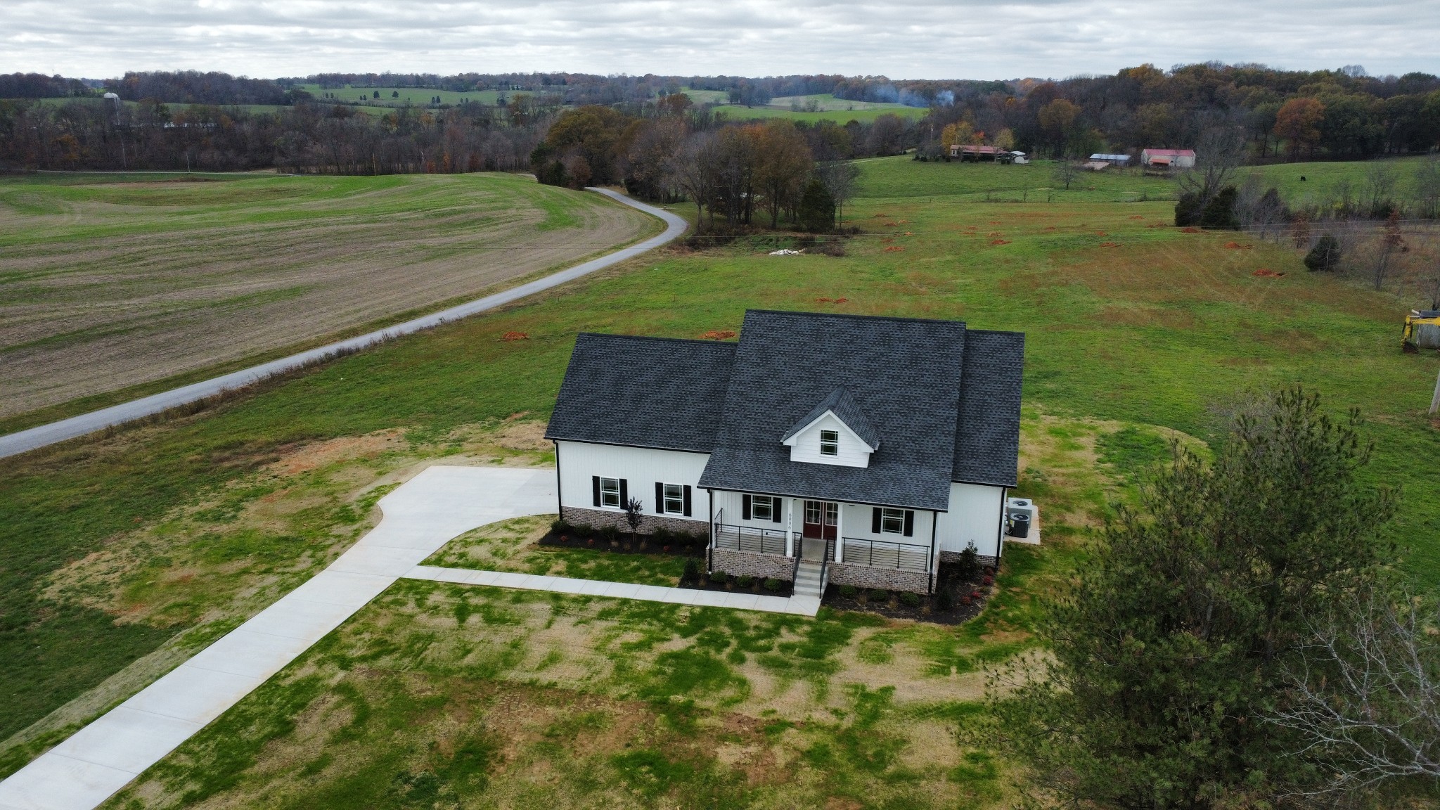 6006 Valley Road Springfield, TN 37172 - Photo 5 of 33 a view of a table and chairs in the river