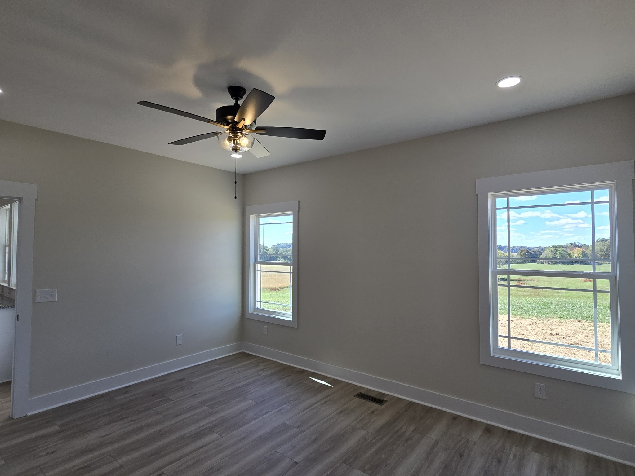 6006 Valley Road Springfield, TN 37172 - Photo 10 of 33 a view of an empty room with a window