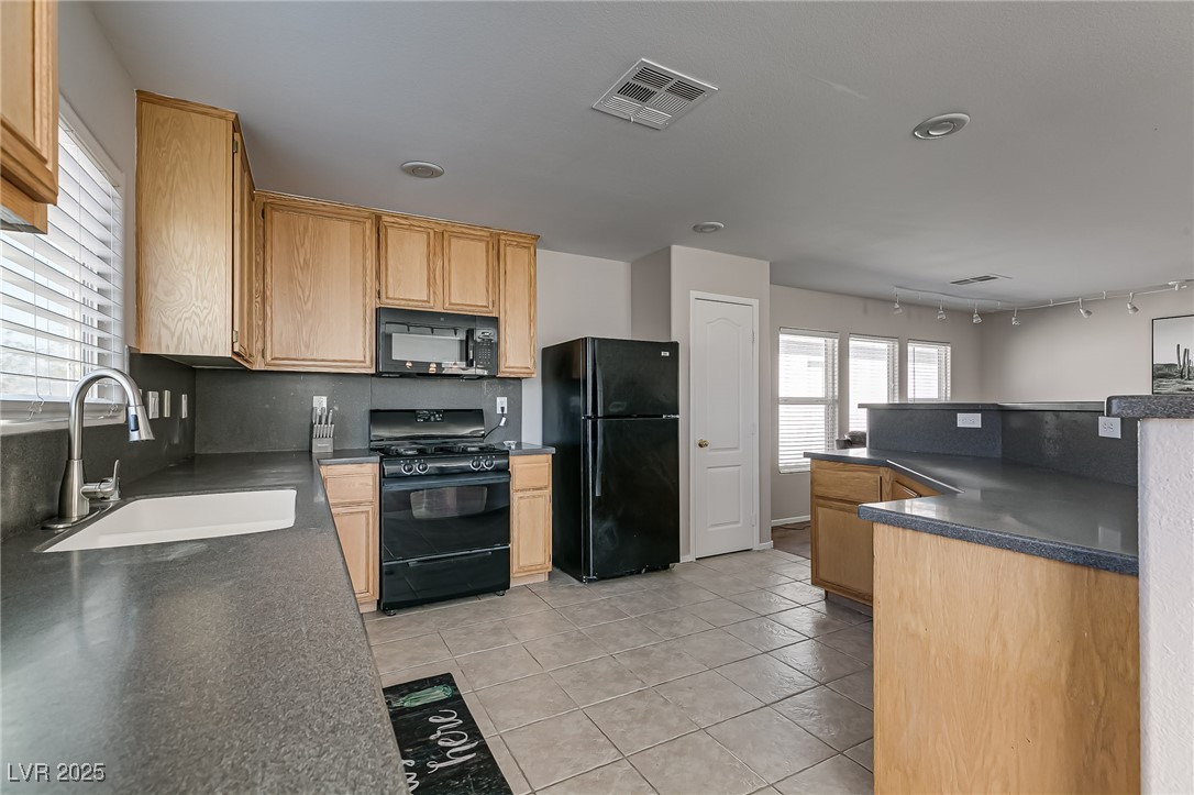 3123 Alder Grove Court North Las Vegas, NV 89081 - Photo 6 of 22