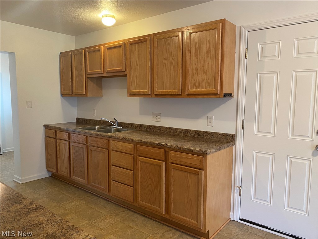 1904 Ronald Road Akron, OH 44312 - Photo 14 of 33