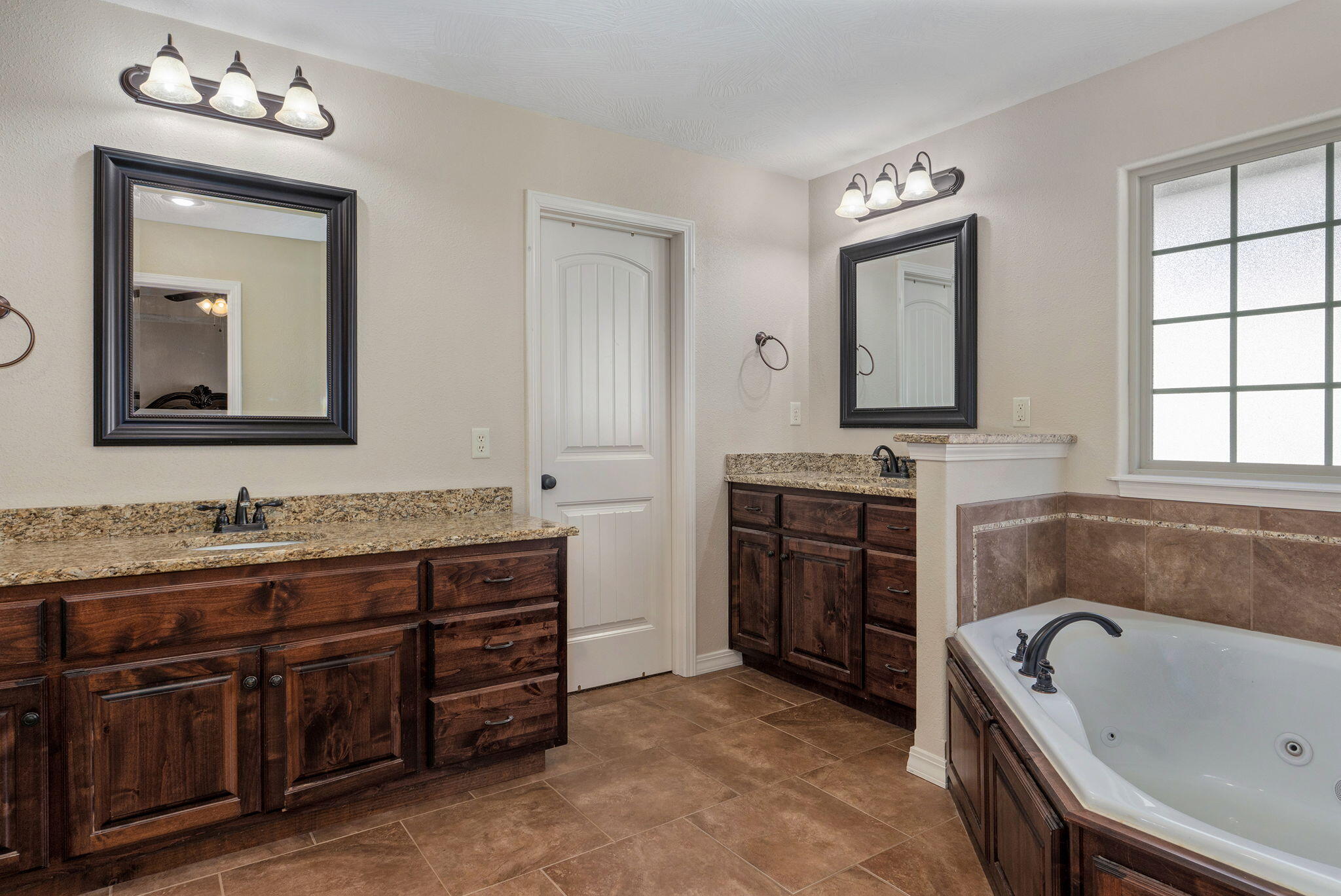 3184 West High Point Street Springfield, MO 65810 - Photo 21 of 34 3184 W Highpoint St-22