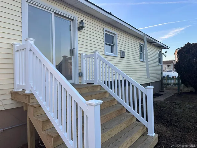 $3,500 | 136 Cary Place, Freeport, NY 11520