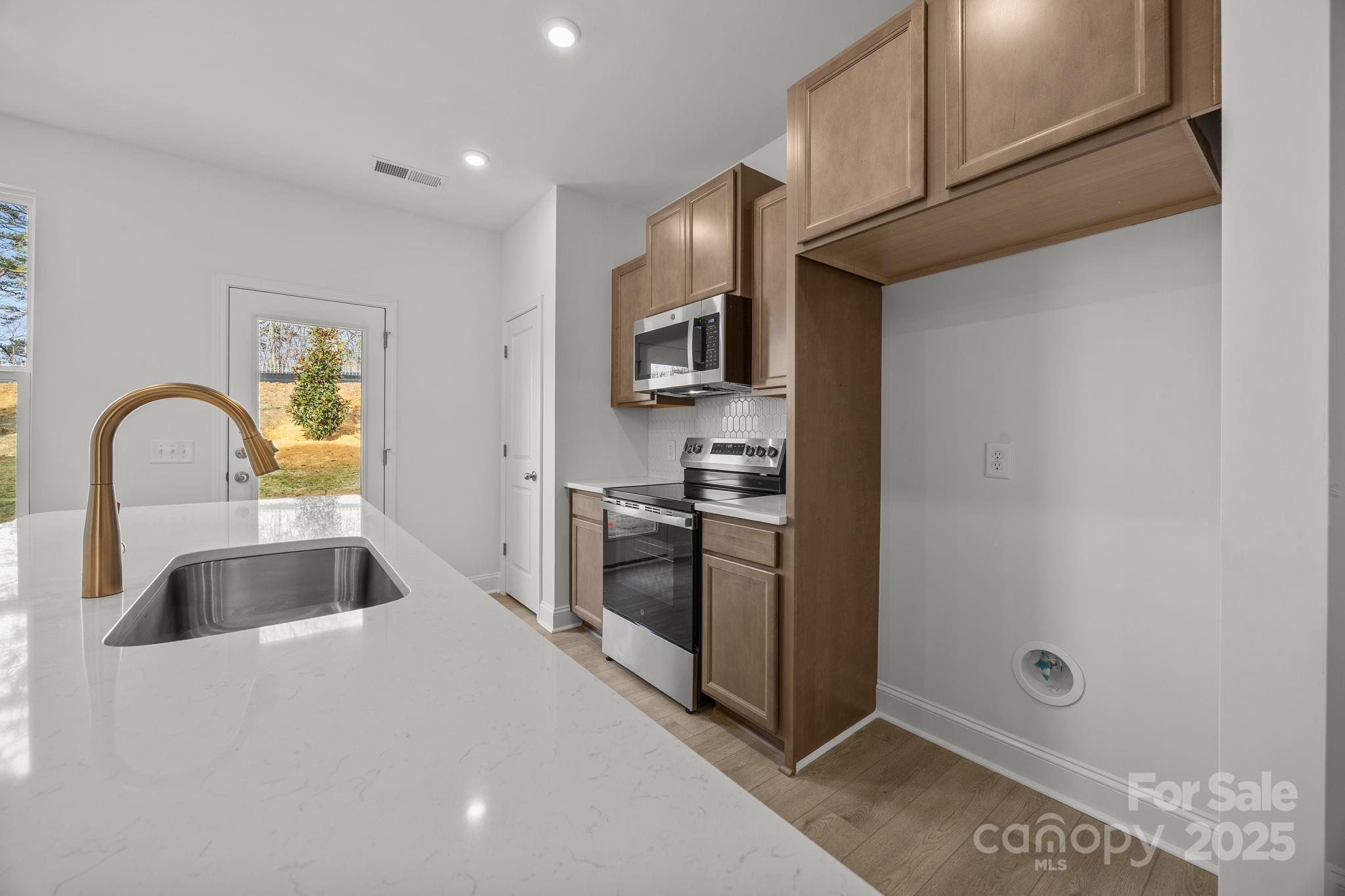 7708 Ethora Way Charlotte, NC 28216 - Photo 12 of 44